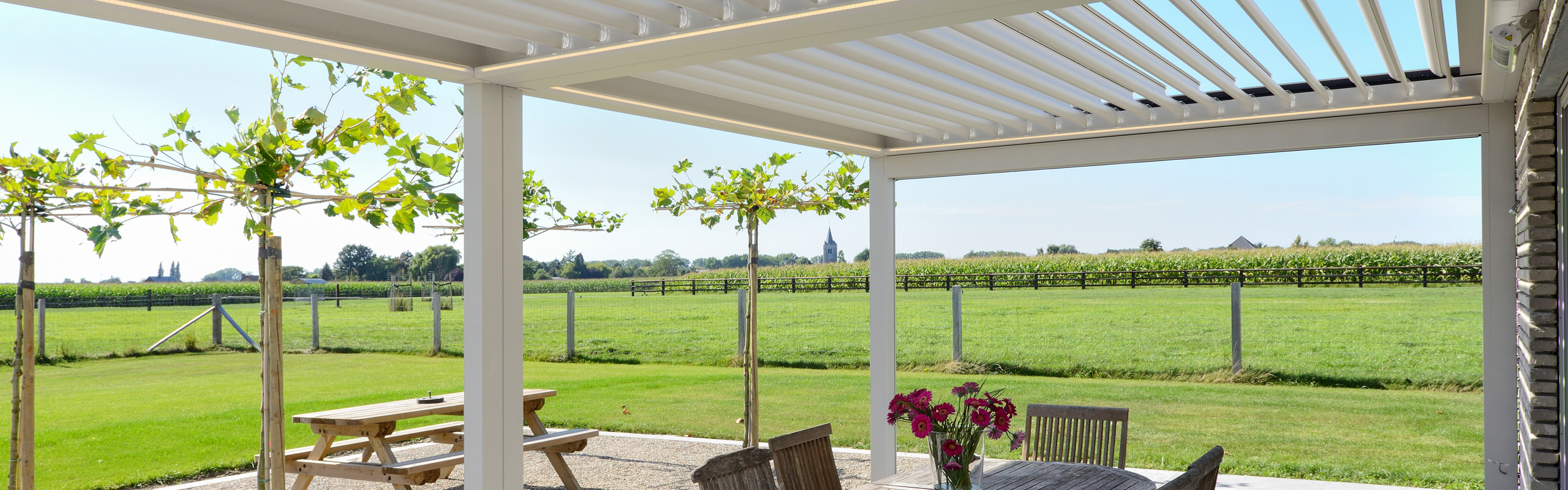 B600-S<br><em>mit dreh- und verschiebbaren Lamellen</em>